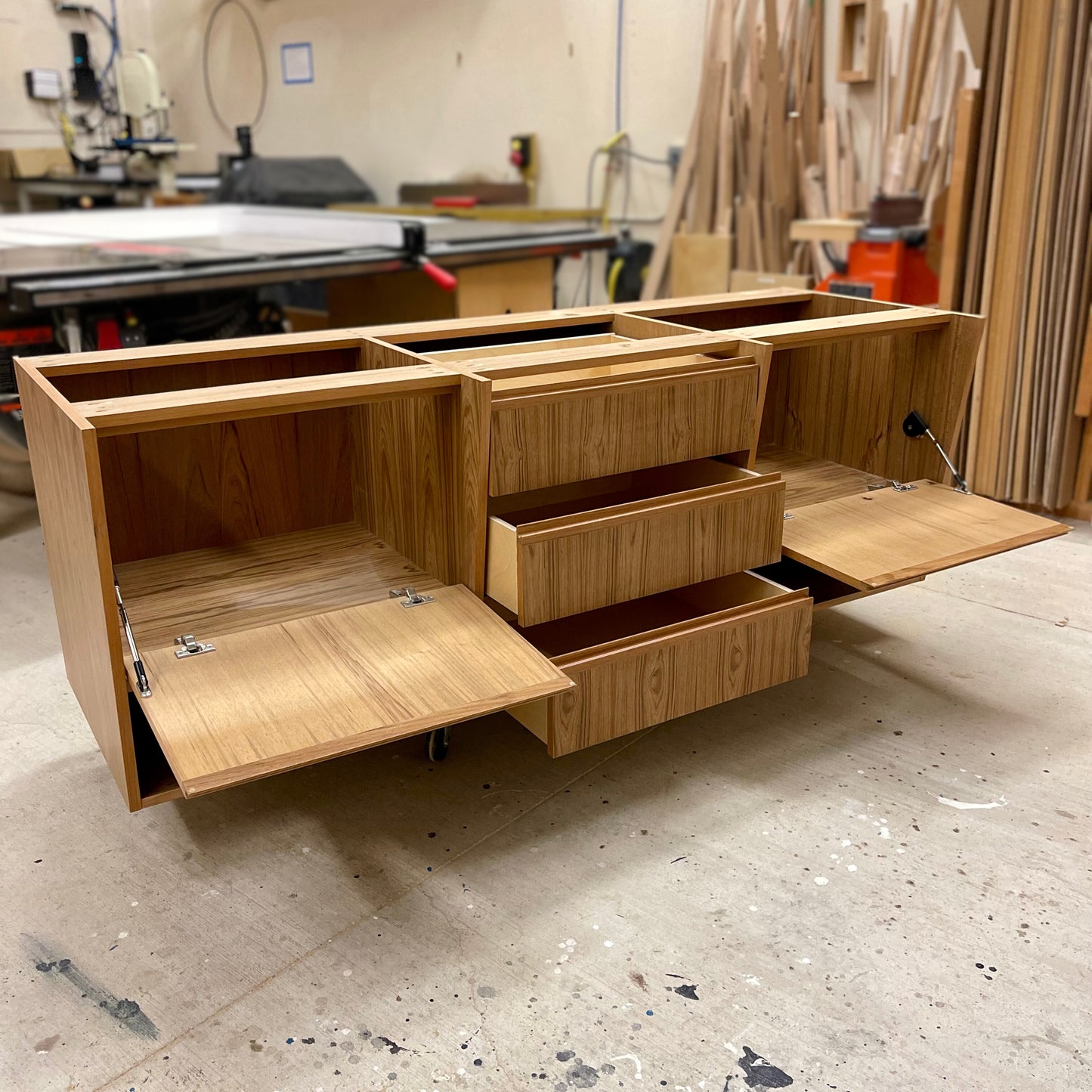 Barker Vanity In Teak